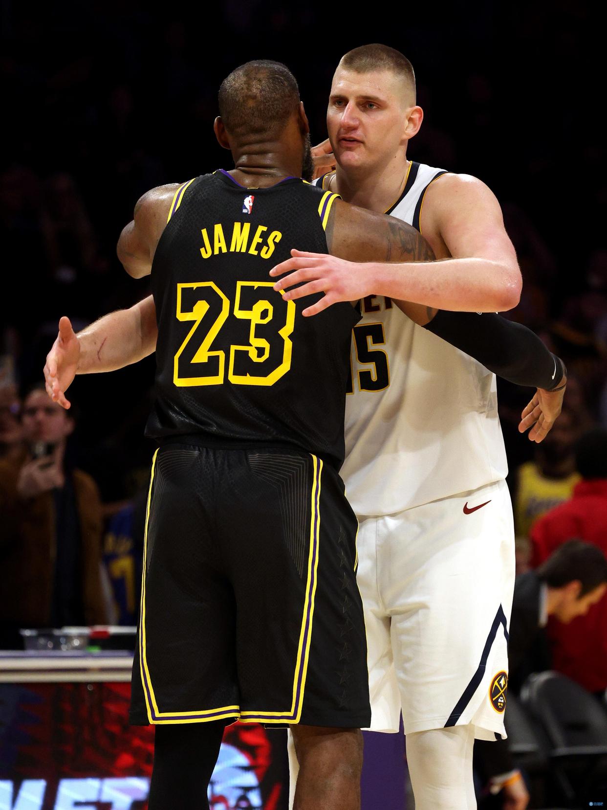 今晨NBA总决赛焦点战,里昂伤情更新,球迷炸锅,资深球员宣示担当 今晨NBA总决赛焦点战,里昂伤情更新,球迷炸锅,资深球员宣示担当